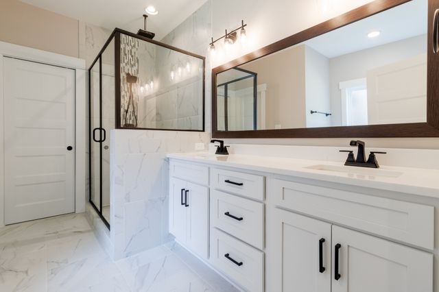 1073 Gratton Rd, Clarksville, TN 37043