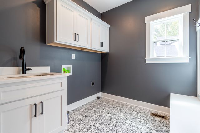 1073 Gratton Rd, Clarksville, TN 37043