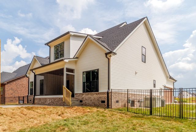 1073 Gratton Rd, Clarksville, TN 37043