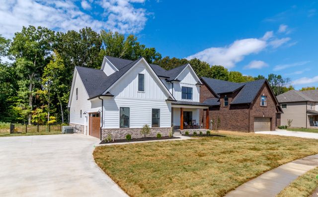 1073 Gratton Rd, Clarksville, TN 37043