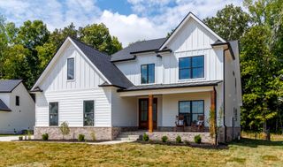 1073 Gratton Rd, Clarksville, TN 37043