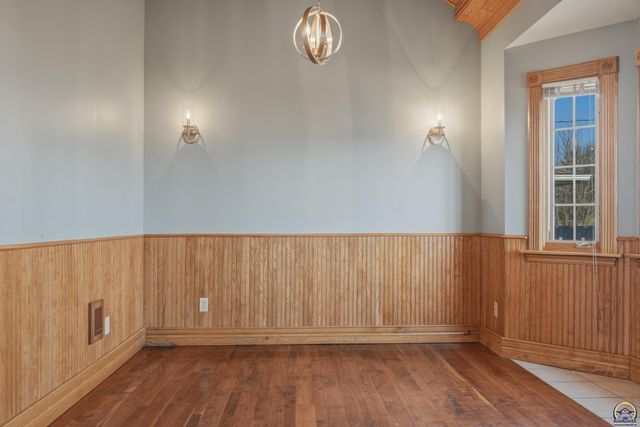 2848 SW Indian Hills RD, Topeka, KS 66614