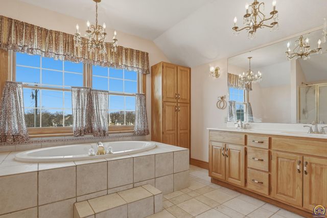 2848 SW Indian Hills RD, Topeka, KS 66614