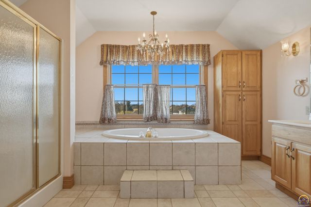 2848 SW Indian Hills RD, Topeka, KS 66614