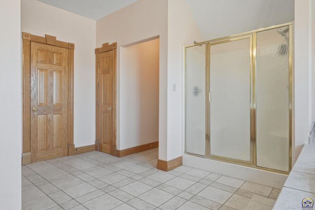 2848 SW Indian Hills RD, Topeka, KS 66614