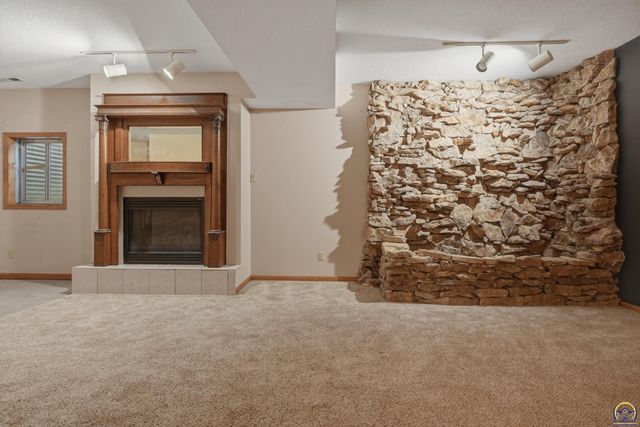 2848 SW Indian Hills RD, Topeka, KS 66614