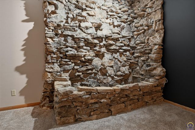 2848 SW Indian Hills RD, Topeka, KS 66614