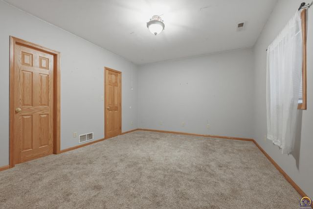 2848 SW Indian Hills RD, Topeka, KS 66614