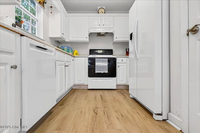 105 SE 36th Street, Oak Island, NC 28465