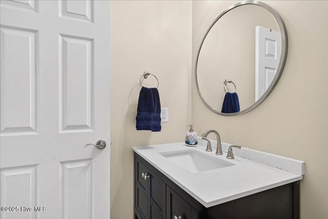 105 SE 36th Street, Oak Island, NC 28465