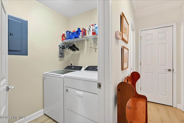 105 SE 36th Street, Oak Island, NC 28465