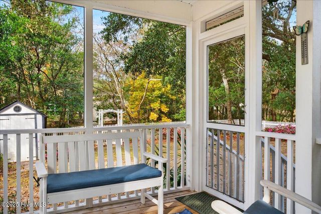 105 SE 36th Street, Oak Island, NC 28465