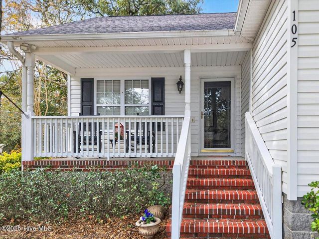 105 SE 36th Street, Oak Island, NC 28465