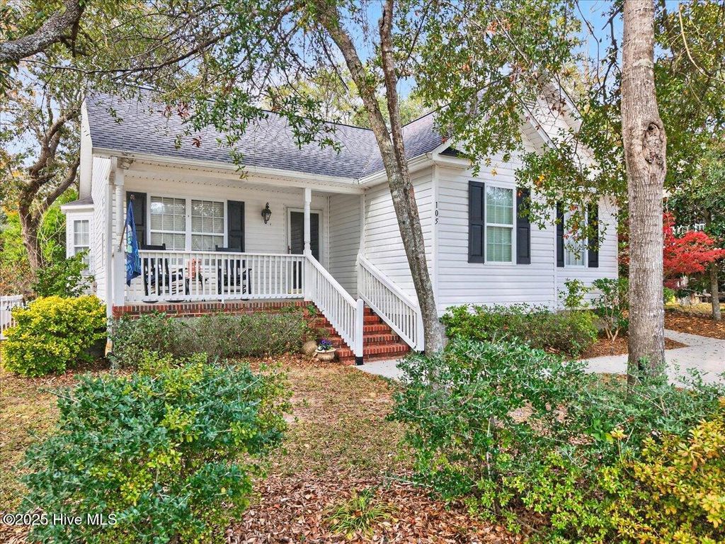 105 SE 36th Street, Oak Island, NC 28465