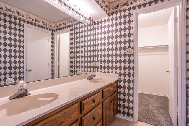 362 S STEWART Drive, Lancaster, TX 75146