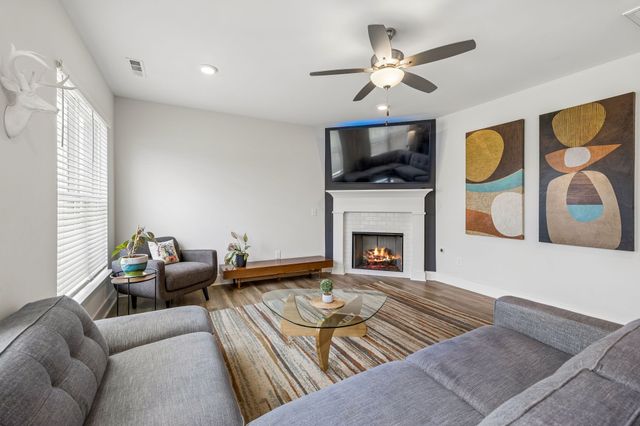 301 Booker Dr, Gallatin, TN 37066