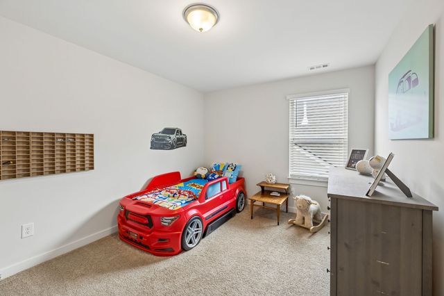 301 Booker Dr, Gallatin, TN 37066