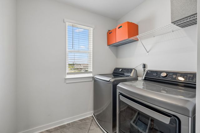 301 Booker Dr, Gallatin, TN 37066