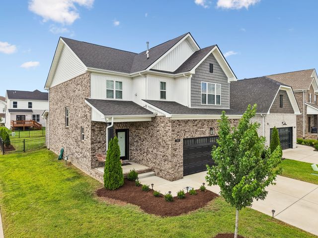 301 Booker Dr, Gallatin, TN 37066