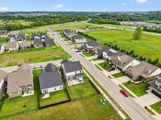 301 Booker Dr, Gallatin, TN 37066