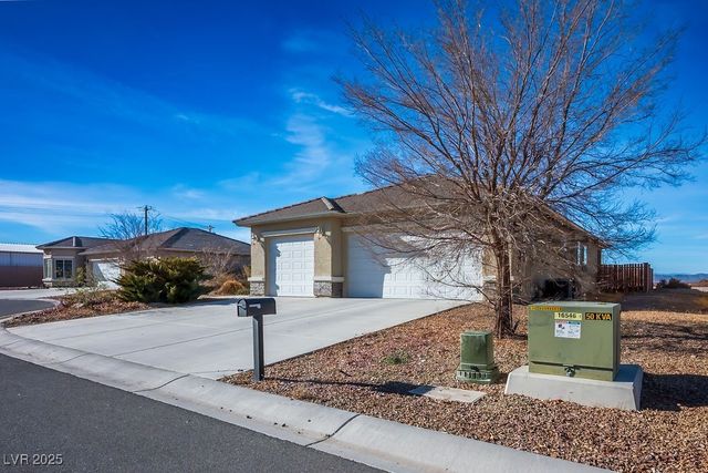 748 Ishani Ridge Court, Pahrump, NV 89048
