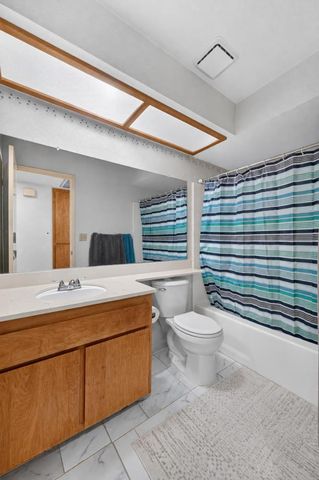 2183 Sandcastle Way, Sacramento, CA 95833