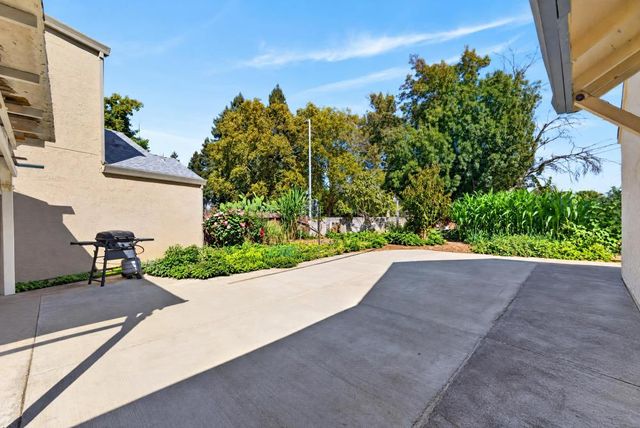 2183 Sandcastle Way, Sacramento, CA 95833
