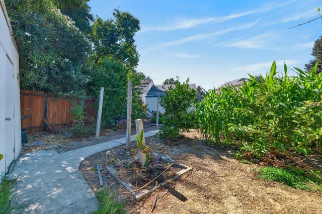 2183 Sandcastle Way, Sacramento, CA 95833