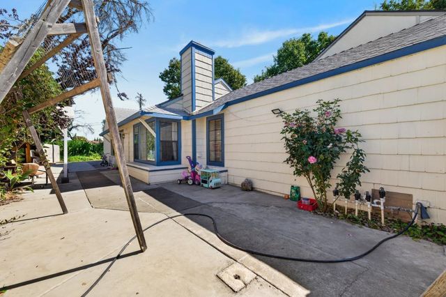 2183 Sandcastle Way, Sacramento, CA 95833