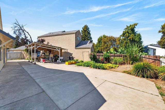 2183 Sandcastle Way, Sacramento, CA 95833