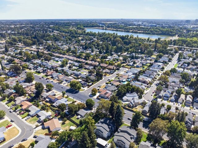 2183 Sandcastle Way, Sacramento, CA 95833