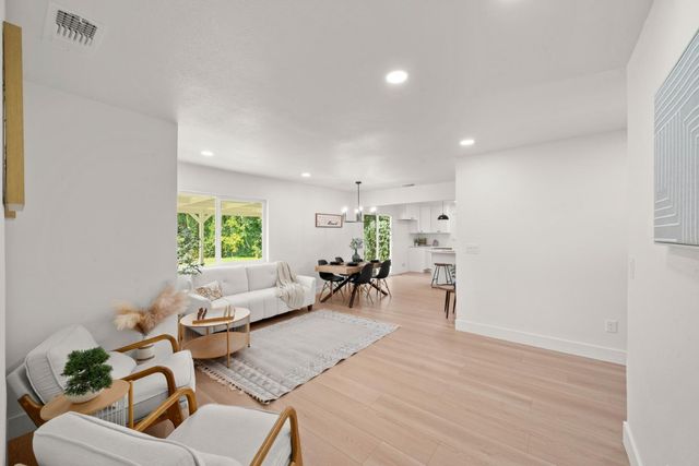 3940 Ottomeyer Ct, North Highlands, CA 95660