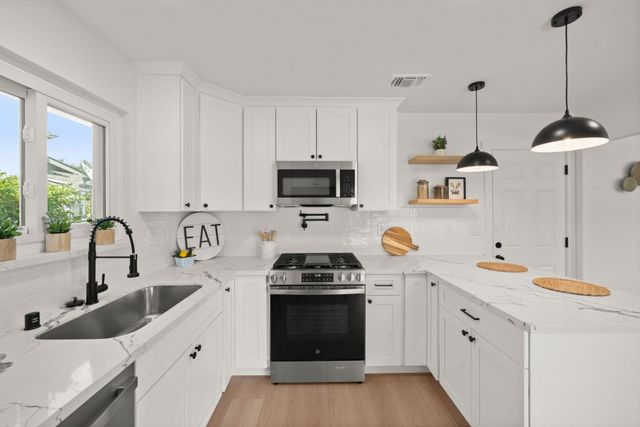 3940 Ottomeyer Ct, North Highlands, CA 95660