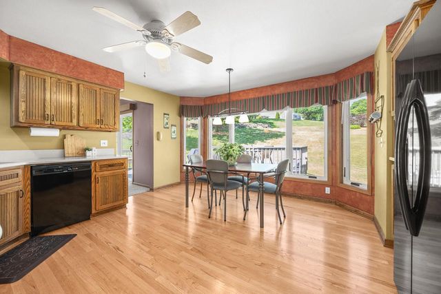 W233N7065 Blacksmith COURT, Sussex, WI 53089