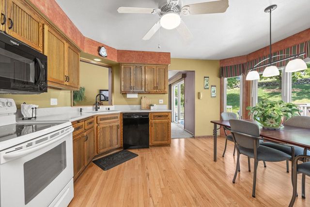 W233N7065 Blacksmith COURT, Sussex, WI 53089