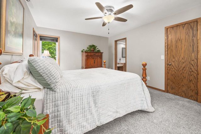 W233N7065 Blacksmith COURT, Sussex, WI 53089
