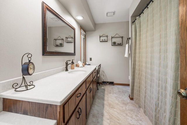 W233N7065 Blacksmith COURT, Sussex, WI 53089