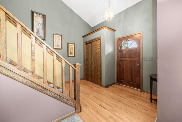W233N7065 Blacksmith COURT, Sussex, WI 53089