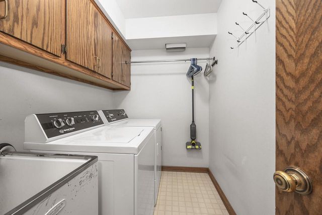 W233N7065 Blacksmith COURT, Sussex, WI 53089