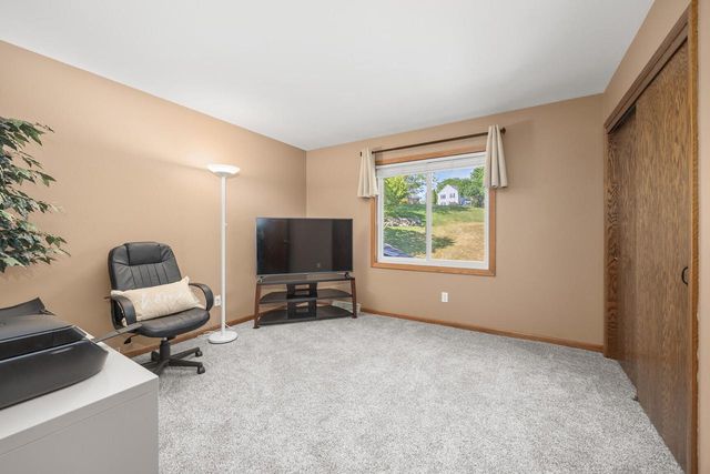 W233N7065 Blacksmith COURT, Sussex, WI 53089