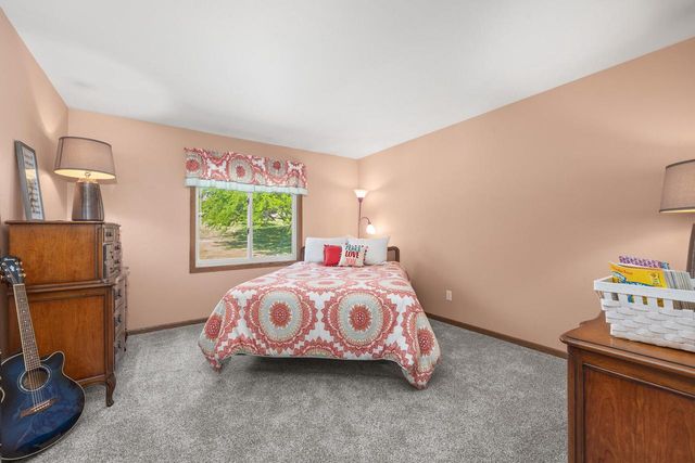 W233N7065 Blacksmith COURT, Sussex, WI 53089