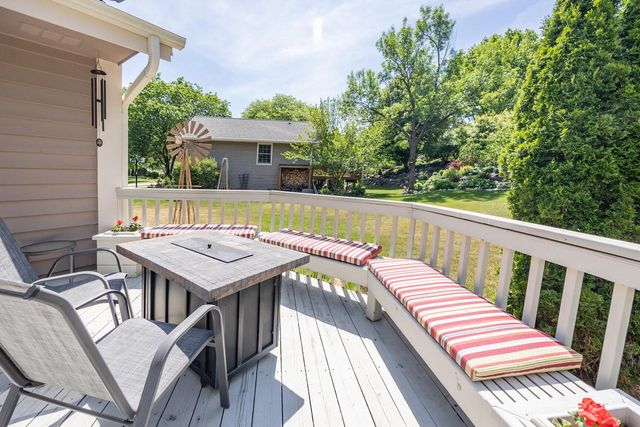 W233N7065 Blacksmith COURT, Sussex, WI 53089