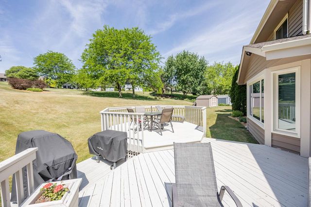 W233N7065 Blacksmith COURT, Sussex, WI 53089