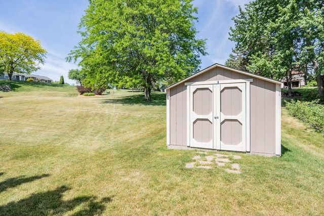 W233N7065 Blacksmith COURT, Sussex, WI 53089