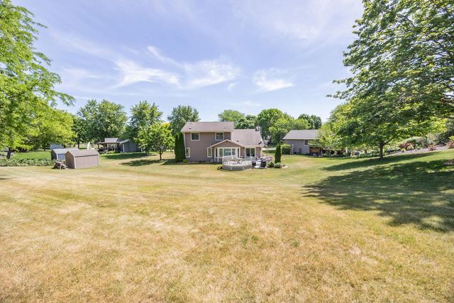 W233N7065 Blacksmith COURT, Sussex, WI 53089