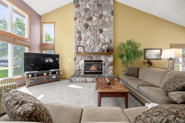 W233N7065 Blacksmith COURT, Sussex, WI 53089