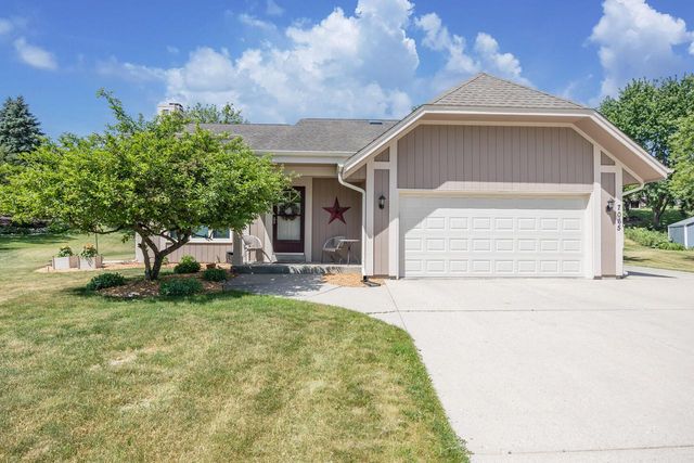 W233N7065 Blacksmith COURT, Sussex, WI 53089