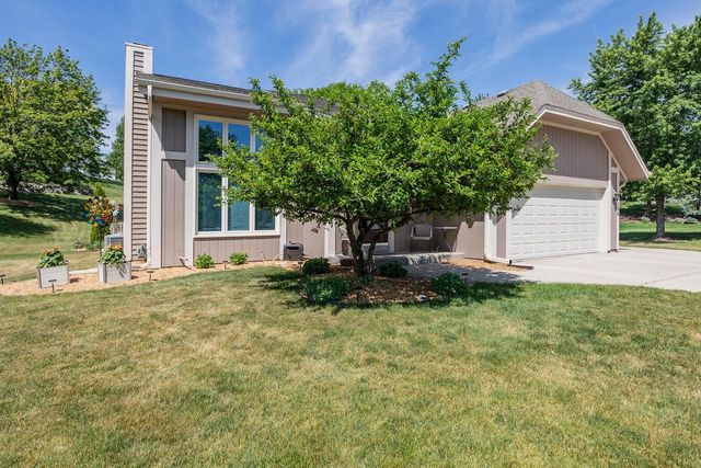 W233N7065 Blacksmith COURT, Sussex, WI 53089