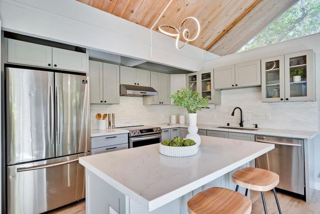 855 Brookline Drive E, Sunnyvale, CA 94087