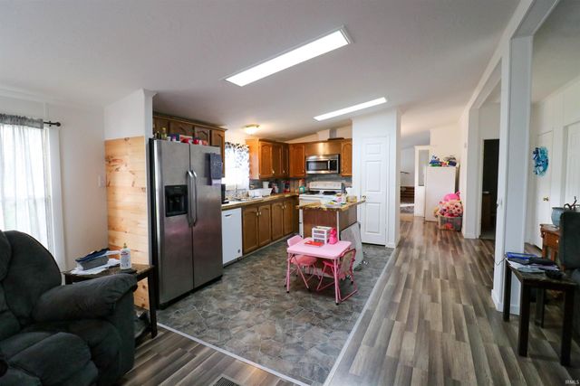 226 S Manor Avenue, Albany, IN 47320